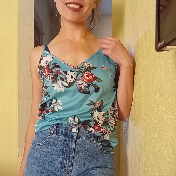 Shein Top - Picture 2 of 5